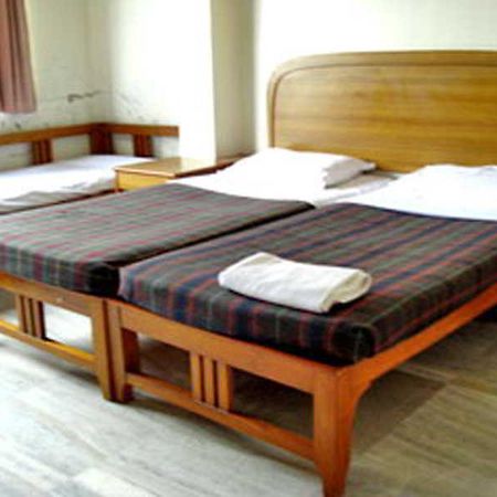 Meru Hotel Pune Exterior photo