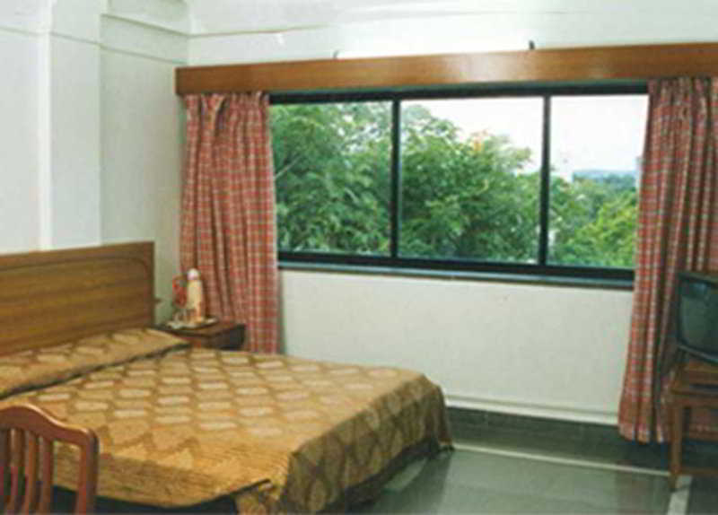 Meru Hotel Pune Exterior photo